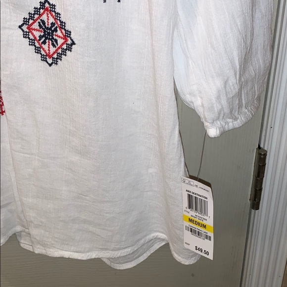 Embroidered blouse - Picture 2 of 3